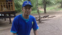Hmm... berfoto bersama hewan berdarah dingin