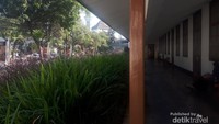 Selasar Museum Kota Bandung di bagian bangunan cagar budaya. Bangunan ini berdiri tidak jauh dari lokasi bekas markas Loge Sint Jan yang sekarang sudah dibangun Masjid Al Ukhuwah.