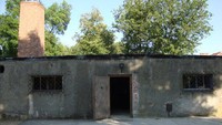 Kamar Gas dan Krematorium, tempat di mana para tentara Nazi menebar gas beracun