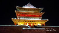 Bell Tower, Landmark di tengah kota kota Xian , hanya berjarak ratusan meter dari Masjid tua Xian yang dibangun sekitar tahun 700 M