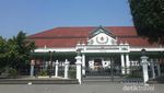 Menelusuri Mosaik Sejarah di Keraton Yogyakarta
