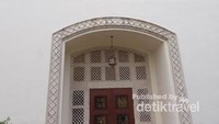 Bangunan Gereja Simultaan. Gereja Simultaan tidak digunakan sebagai gereja untuk peribadatan tetapi sebagai tempat acara peringatan dan upacara