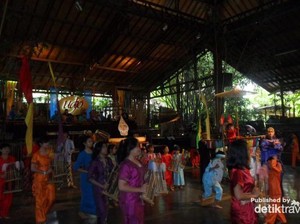 Menemukan Kedamaian di Saung Angklung Mang Udjo