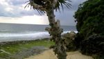 Menemukan Keheningan di Pantai Watu Lawang