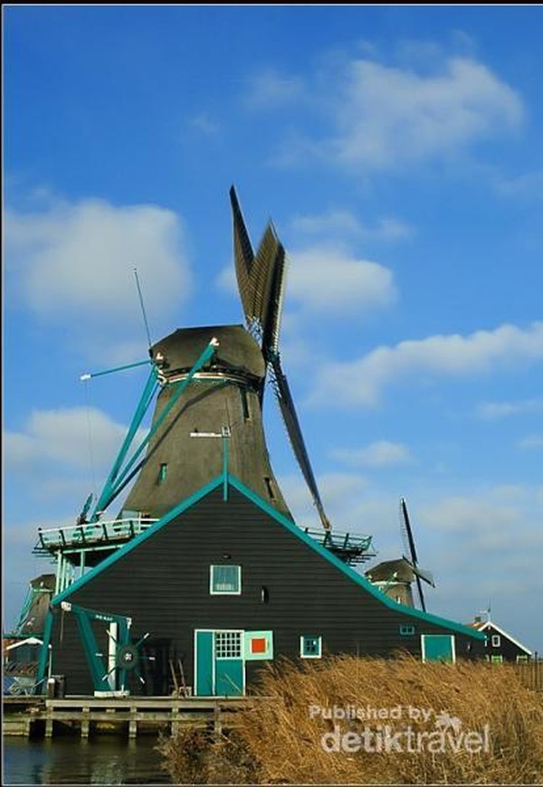 Menengok Kincir Angin Kuno Di Zaanse Schans Belanda