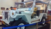 Mobil di dalam museum