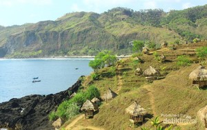 Menganti, Pantai Eksotis di Balik Pegunungan Karst Kebumen