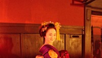Pose Sang Geisha