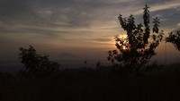 Sunrise dari atas Puncak Kuta Malaka
