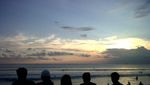 Mengejar Sunset di Pantai Kuta