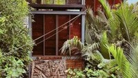 Bangkok tree house or caffe in jungle. Melepas lelah bersepeda, dengan secangkir minuman lezat dan pemandangan hijau yang indah.