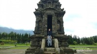 Salah satu candi di komplek candi Arjuno