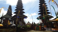 Pura Besakih merupakan Pura terbesar di Indonesia