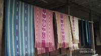 Kain tenun khas Kampung Adat Bena