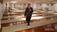 Ruangan sholat utama untuk wanita