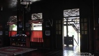 Bagian dalam rumah adat