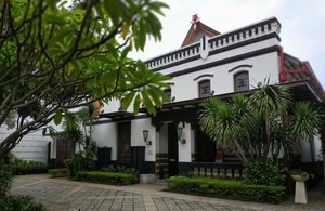 Mengenal Sejarah Kretek dan Seni di Kota Pahlawan