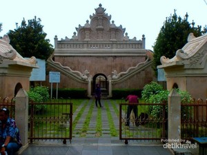 Mengenal Taman Sari, Pemandian Raja & Putri Yogyakarta