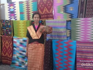 Mengenal Tenun Lombok di Desa Adat Sade