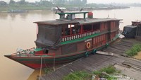 Kapal Motor Lasang Teras Garu menyusuri Sungai Kahayan