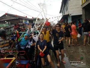 Mengenang Festival Basah-Basahan Seru di Riau