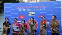 Pertunjukan angklung khas Indonesia