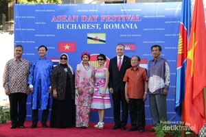 Mengenang Kemeriahan Festival ASEAN 2016 di Bukarest, Rumania