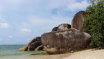 Mengenang Laskar Pelangi di Pantai Tanjung Tinggi