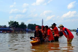 Mengenang Seru & Ramainya Festival Pacu Jalur 2017