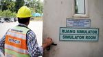 Mengendarai Truk Terbesar di Dunia, Bisa Dicoba di Sini