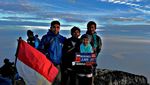 Menggapai Puncak Gunung Api Tertinggi di Asia Tenggara