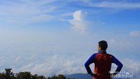 Gunung Ciremai adalah gunung yang harus kalian taklukan