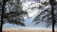 Pantai Pasie Jambak begitu tenang dan masih asri