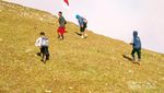 Mengibarkan Merah Putih di Puncak Bunium