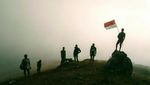 Mengibarkan Merah Putih di Puncak Bunium