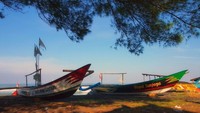 Perahu bersandar, menunggu untuk melaut