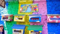 Perpustakaan kampung Jodipan yang sangat berwarna.
