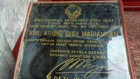 Prasasti Peresmian Kuil oleh Gubernur Sumut