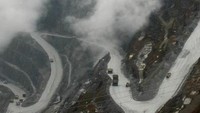 Grasberg dilihat dari ketinggian 4200 meter di atas permukaan laut