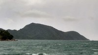 Pulau-pulau terdekat dengan Pantai Rawai.