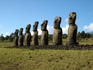 Mengintip Misteri Pulau Paskah