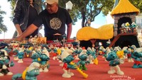 Ratusan boneka Smurf