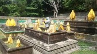 Komplek Makam para raja-raja dahulu.