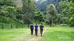 Mengunjungi Air Terjun dengan Jalur Menantang di Lembah Harau