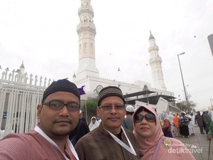 Mengunjungi Masjid Pertama yang Dibangun Nabi Muhammad
