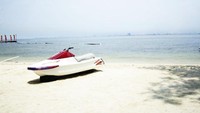 Jetski di Pulau Bidadari (Pariwisata Indonesia)