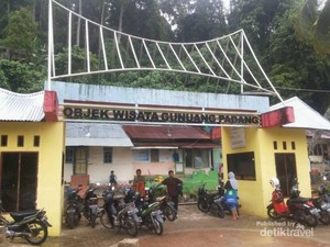Menikmati Alam Hijau di Bukit Gunuang Padang