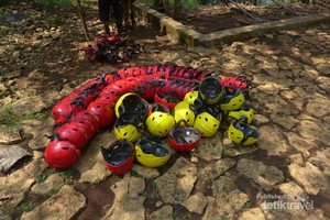 Menikmati Cahaya Surga di Goa Jomblang