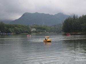 Menikmati Damainya Sungai Krueng Raba di Aceh Besar