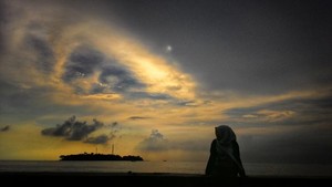 Menikmati Gemerlap Jakarta dari Pulau Onrust Waktu Itu